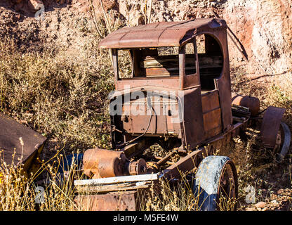 Vintage Rusty Antique Automobile Cab In Schrotthändler Stockfoto