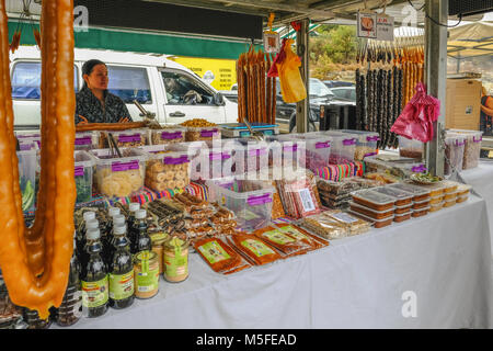 Arsos, Zypern - Oktober 8, 2017: Auf dem Dorffest Verkauf von Muttern und süßen Sachen. Stockfoto