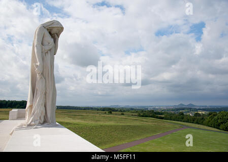 Kanada beraubt, eine der Skulpturen von Walter Allward auf der kanadischen National Vimy Memorial bei Vimy Ridge. Stockfoto