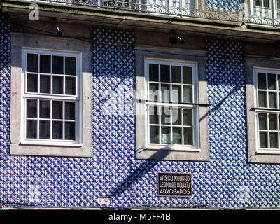 Historische Hausfront in Porto, Portugal Stockfoto