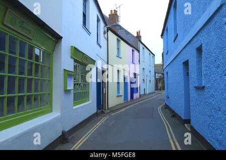 Bunte Fassaden in der Küstenstadt Lyme Regis in West Dorset Stockfoto