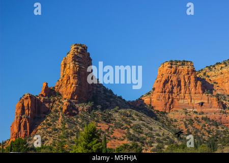 Red Rock Mountain Outcroppings in Arizona High Desert Stockfoto