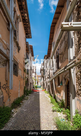 L'Aquila, Italien - Das historische Zentrum der Hauptstadt der Abruzzen, Italien, im Jahr 2009 durch ein Erdbeben zerstört, jetzt im Umbau Stockfoto