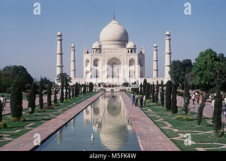 Blick auf das Taj Mahal in Agra, Uttar Pradesh, Indien Stockfoto