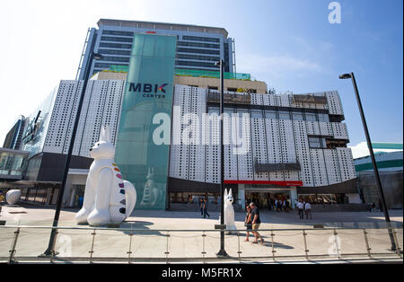 BANGKOK, THAILAND, Februar 08, 2017 - Neue MBK Einkaufszentrum nach dem Februar 08 renoviert, 2017 in Bangkok, Thailand. MBK ist einer der am meisten kleinen Baue Stockfoto