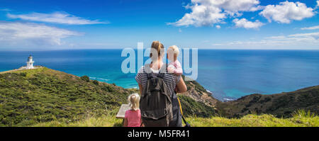 Cape Reinga mit Familie Frau und Kinder einen Ausflug in den Norden schöner sonniger Tag. Stockfoto