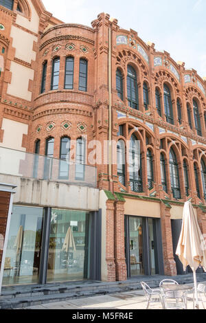 BARCELONA, Spanien - 2. SEPTEMBER 2017: Blick auf das Cosmo Caixa, ein Science Museum in Barcelona, Katalonien, Spanien. Stockfoto