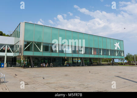 BARCELONA, Spanien - 2. SEPTEMBER 2017: Blick auf das Cosmo Caixa, ein Science Museum in Barcelona, Katalonien, Spanien. Stockfoto