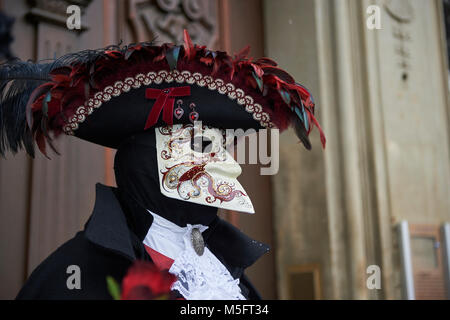 Venezianischen Karneval in Schwäbisch Hall eine kleine mittelalterliche Stadt in Deutschland. Das Festival genannt wird Hallia Venezia. Stockfoto