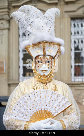 Venezianischen Karneval in Schwäbisch Hall eine kleine mittelalterliche Stadt in Deutschland. Das Festival genannt wird Hallia Venezia. Stockfoto