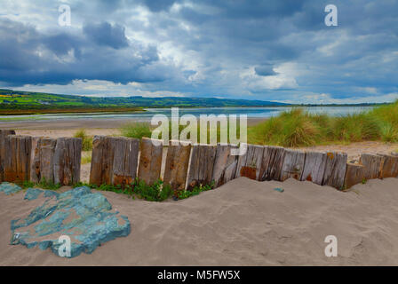 Küstenschutz an der Cunnigar Bay in Dungarvan, County Waterford, Irland Stockfoto