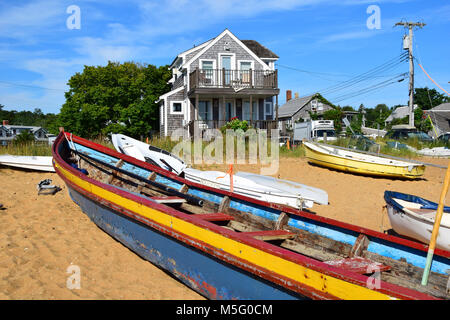 Langboote am Strand, Martha's Vineyard Insel vor der Küste von Massachusetts Stockfoto