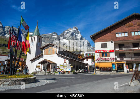 BREUIL - CERVINIA, ITALIEN, September 5, 2017 - Breuil-Cervinia, Berg touristische Stadt, monucipality von Valtournenche (Valle d'Aosta), berühmte Winter und Stockfoto