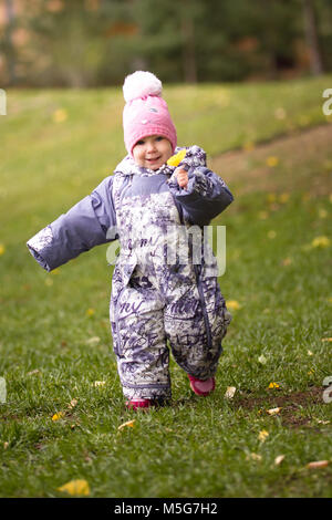 Herbst Mutter Mutter Tochter Familie Kind Park Baby glückliche Menschen