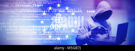 Das zusammengesetzte Bild des Hackers mit Kreditkarte für Internetkriminalität Stockfoto