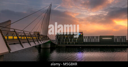 Schönen Sonnenuntergang über Coronation Street Studios, ITV Gebäude, Media City, Trafford Wharf. 22. Februar 2018. Stockfoto