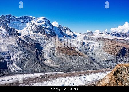 Gletscher verbinden Der GORNERGLETSCHER VOM BREITHORN RIDGE, Zermatt, Schweiz Stockfoto