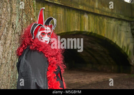 Venezianischen Karneval in Schwäbisch Hall eine kleine mittelalterliche Stadt in Deutschland. Das Festival genannt wird Hallia Venezia. Stockfoto