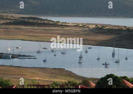 Gariep Dam Hafen mit Wasser sehr niedrig wegen der Dürre, Südafrika Stockfoto