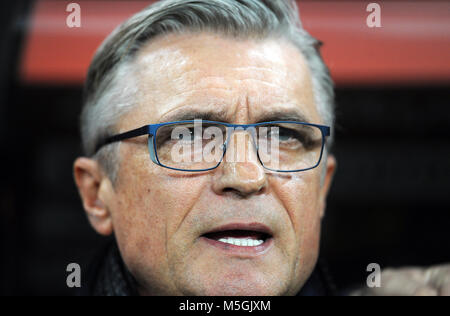 WROCLAW, Polen - November 17, 2015: EURO 2016 Europameisterschaft freundliches Spiel Polen - Tschechische Republik o/p Adam Nawalka Stockfoto