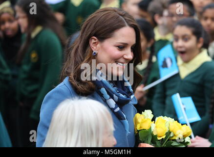 Die Herzogin von Cambridge visits Roe Grün Junior School, wo Sie trifft sich mit Schülern und Lehrern und zum Teil in einer Lektion entwickelt, um die psychische Gesundheit eines Kindes und Wohlbefinden Mit: Katharina, Herzogin von Cambridge, Kate Middleton Wo: London, Vereinigtes Königreich, wenn: 23 Jan 2018 Credit: John rainford/WENN.com Unterstützung Stockfoto