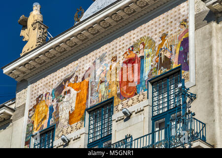 Jugendstil Mosaik der Zsolnay Majolika-fliesen, an der Fassade des Museum der Kunst, 1901, Central Square in Czernowitz, Region Bukowina, in der Ukraine Stockfoto