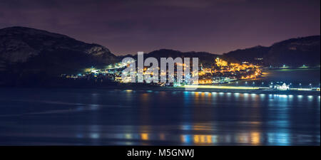 North Shore von Llandudno Stadt bei Nacht. North Wales, Großbritannien Stockfoto