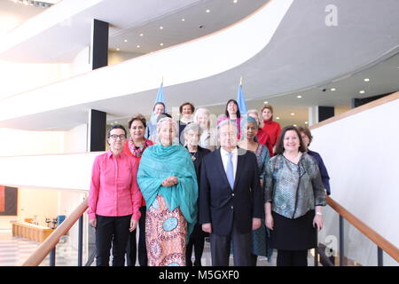 Uno, New York, USA. 23 Feb, 2018. Der Generalsekretär der Vereinten Nationen, Antonio Guterres wirft mit seinen Frauen Führer einschließlich Stellvertretender SG Amina J. Mohammed und Stabschef Maria Luiza Ribeiro Viotti. Foto: Matthew Russell Lee/Innere Stadt Drücken Sie Credit: Matthew Russell Lee/Alamy leben Nachrichten Stockfoto