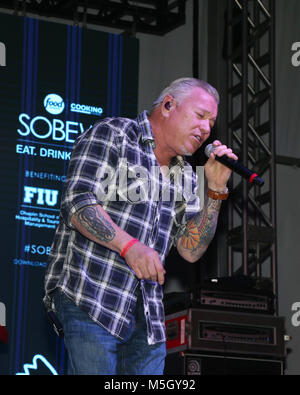 Miami Beach, FL, USA. 22 Feb, 2018. Smash Mouth bei tperforms im South Beach Wine & Food Festival - Tag 2 - Der italienische Barilla Bissen auf den Strand am 22. Februar 2018 in Miami Beach, Florida. Credit: Hoo Me.Com/Media Punch/Alamy leben Nachrichten Stockfoto