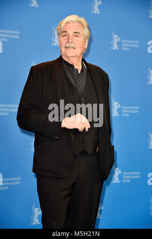 Berlin, Deutschland. 23 Feb, 2018. Peter Simonischek während des "Interpreter" fotoshooting an der 68. Internationalen Filmfestspiele Berlin/Berlinale 2018 am 23. Februar 2018 in Berlin, Deutschland. Credit: Geisler-Fotopress/Alamy leben Nachrichten Stockfoto