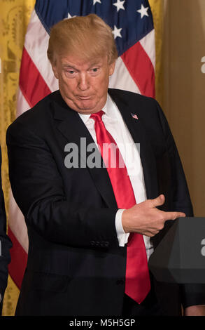 Washington, DC, USA. 23 Feb, 2018. Präsident Donald J Trumpf hält eine gemeinsame Pressekonferenz mit dem australischen Premierminister Malcolm Turnbull im Osten Zimmer des Weißen Hauses in Washington DC. Am 23. Februar 2018. Credit: Patsy Lynch/Medien Punch/Alamy leben Nachrichten Stockfoto