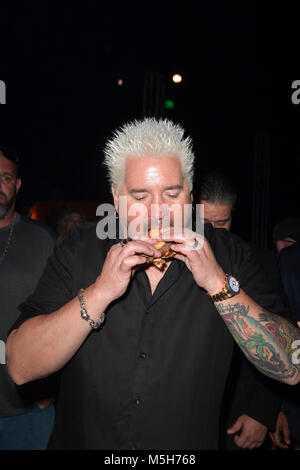 MIAMI BEACH, FL - 23. Februar: Chef Guy Fieri hosts Burger Bash Bash durch Schweid & Söhne am 23. Februar in Miami Beach, Florida 2018 vorgestellt: Hoo-Me.com/MediaPunch Stockfoto