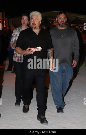 MIAMI BEACH, FL - 23. Februar: Chef Guy Fieri hosts Burger Bash Bash durch Schweid & Söhne am 23. Februar in Miami Beach, Florida 2018 vorgestellt: Hoo-Me.com/MediaPunch Stockfoto