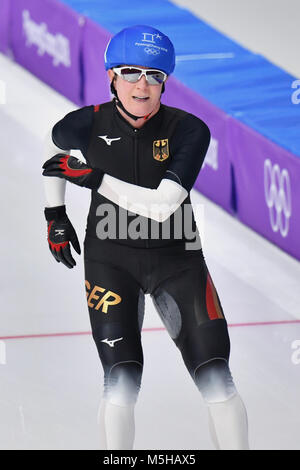 Gangneung, Südkorea. 24 Feb, 2018. Deutsche Eisschnellläuferin Claudia Pechstein in der Tätigkeit am Halbfinale der Frauen - Finale der Gangneung Oval in Tainan, Südkorea, 24. Februar 2018. Credit: Peter Kneffel/dpa/Alamy leben Nachrichten Stockfoto