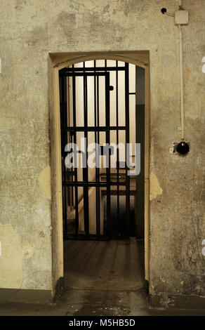 Nationalsozialismus Documentation Center. Memorial Museum der Gestapo Gefängnis im EL-DE-Haus. 1979 gegründet. Es war die Zentrale der Geheimpolizei (Gestapo) zwischen 1935 und 1945. Detail aus dem Gefängnis auf dem Keller. Köln. Deutschland. Stockfoto