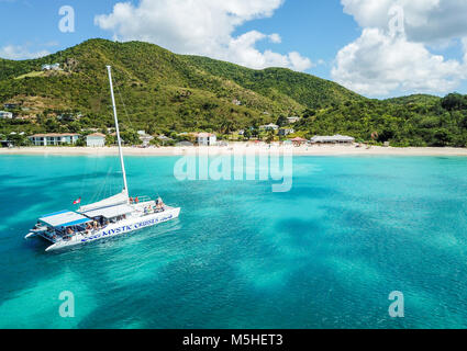 Mystic Cruises Touristenkatamaran, Turner's Beach, Picarts Bay, Antigua Stockfoto