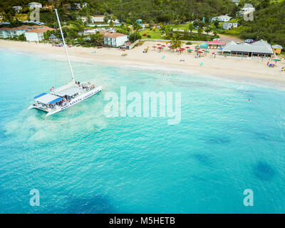 Mystic Kreuzfahrten touristische Katamaran, Turner's Restaurant, Turner's Beach, Picarts Bay, Antigua Stockfoto