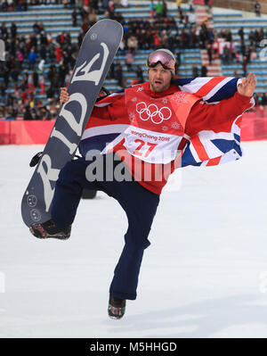 Großbritanniens Billy Morgan feiert eine Bronzemedaille bei den Herren Snowboard Big Air Finale bei den Alpensia Skispringen Center bei Tag 15 der Winter-olympischen Spiele 2018 PyeongChang in Südkorea. Stockfoto