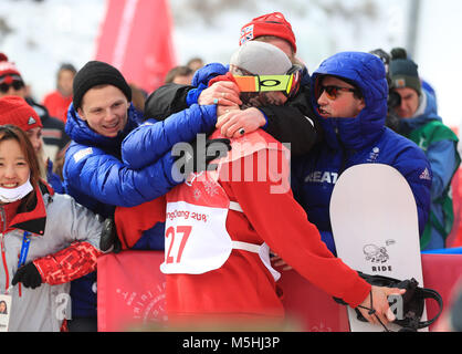 Großbritanniens Billy Morgan feiert eine Bronzemedaille bei den Herren Snowboard Big Air Finale bei den Alpensia Skispringen Center bei Tag 15 der Winter-olympischen Spiele 2018 PyeongChang in Südkorea. Stockfoto