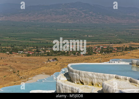 Luftbild von der Travertin Terrassen von Pamukkale, Türkei Stockfoto