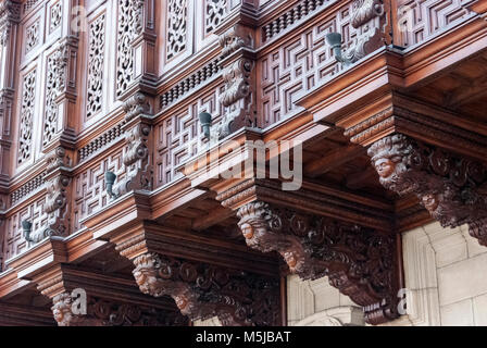 Kathedrale von Lima ArchibDie Bischöfe Palast Balkone / Balcones del Palacio Arzobispal de Lima Stockfoto