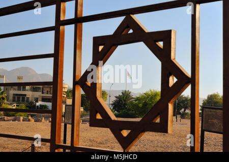 Jordanien Fahne ist durch die acht Ecke Stern, Aqaba, Jordanien Stockfoto