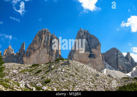 Drei Zinnen (Tre Cime di Lavaredo) (Drei Zinnen), sind drei der berühmtesten Gipfel der Dolomiten, in den Sextner Dolomiten, Italien, Europa Stockfoto