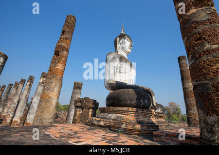 SUKHOTHAI, THAILAND, Februar, 23, 2017 - Buddha im Wat Mahathat in Sukhothai Historical Park, Thailand Stockfoto