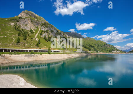 Fedaia See ist ein See in den Dolomiten, liegt westlich von Fedaia Pass. Es liegt in der Gemeinde von Canazei, in der Provinz Trient, Ita Stockfoto