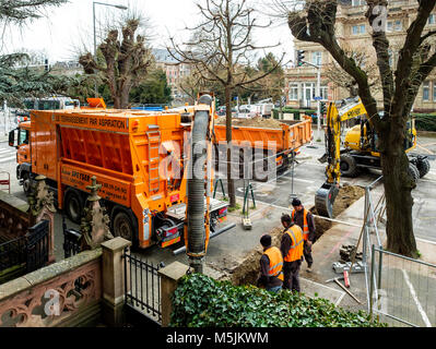 Tiefbau Straßburg, service Graben gegraben, neue Wasserleitungen zu legen, Straßburg, Elsass, Frankreich, Europa, Stockfoto