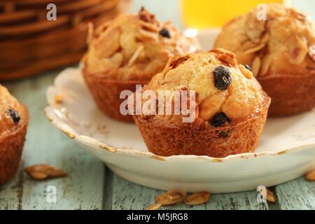 Hausgemachtes Müsli Muffins/gesundes Frühstück Konzept, selektiver Fokus Stockfoto