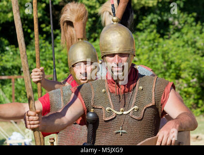 AQUILEIA, Italien, 18. Juni 2017: Close-up auf zwei alten römischen Legionär Soldaten an der lokalen jährliche historische Reenactment Stockfoto