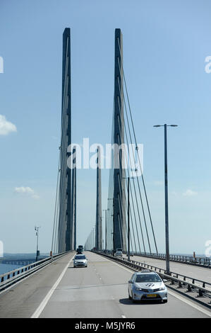 Oresund Brücke zwischen Kopenhagen, Danemark in Malmö, Schweden. 6. August 2015. Fast 16 km lang (Brücke, auf der künstlichen Insel Peberholm und Dro Stockfoto