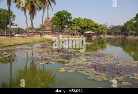 SUKHOTHAI, THAILAND, Februar, 23, 2017 - Wat Sa Si Tempel Tempel in Sukhothai Historical Park, Sukhothai, Thailand Stockfoto